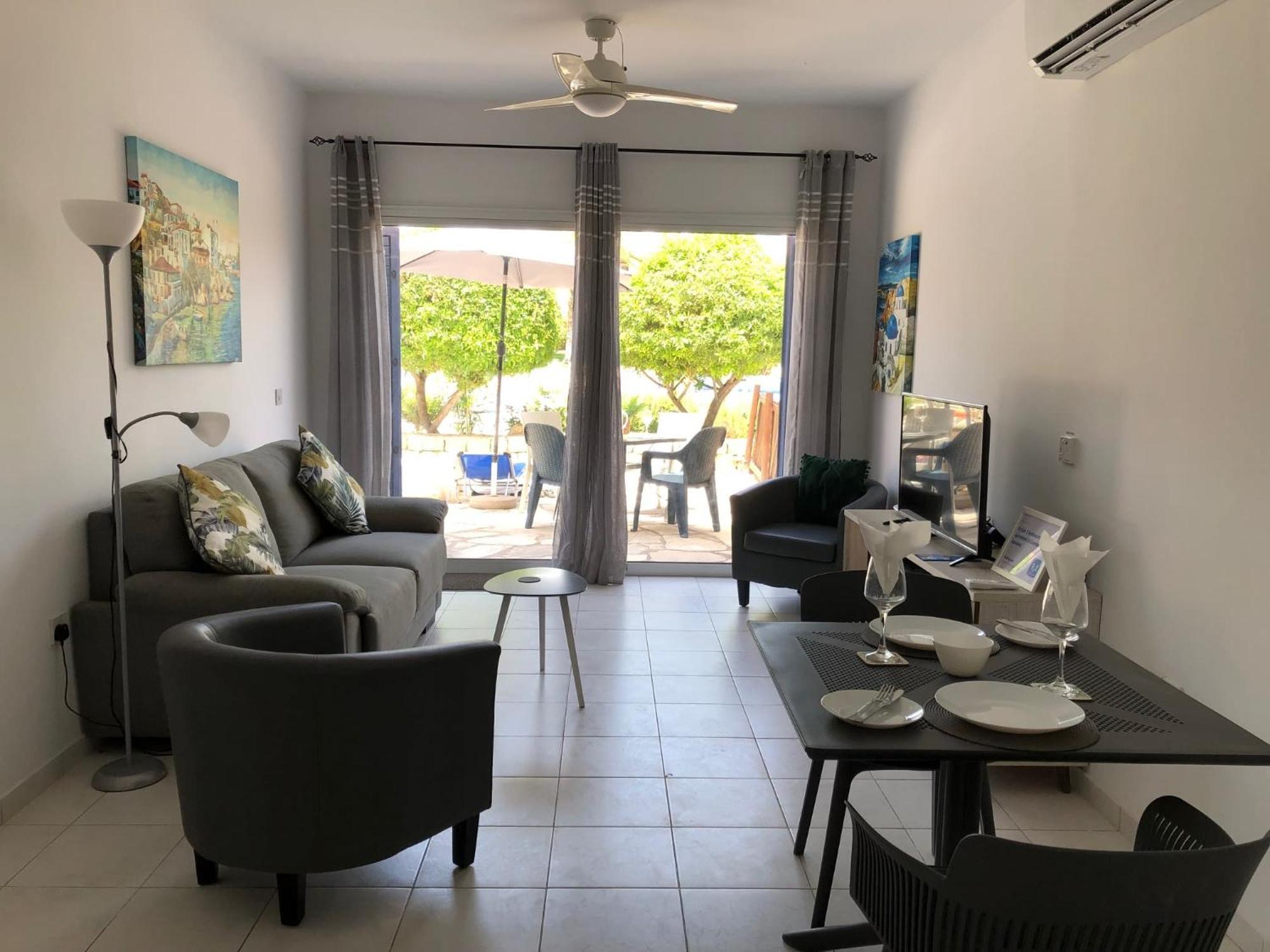 Paphos Stylish 1 Bedroom Apartment In Limnaria Gardens מראה חיצוני תמונה